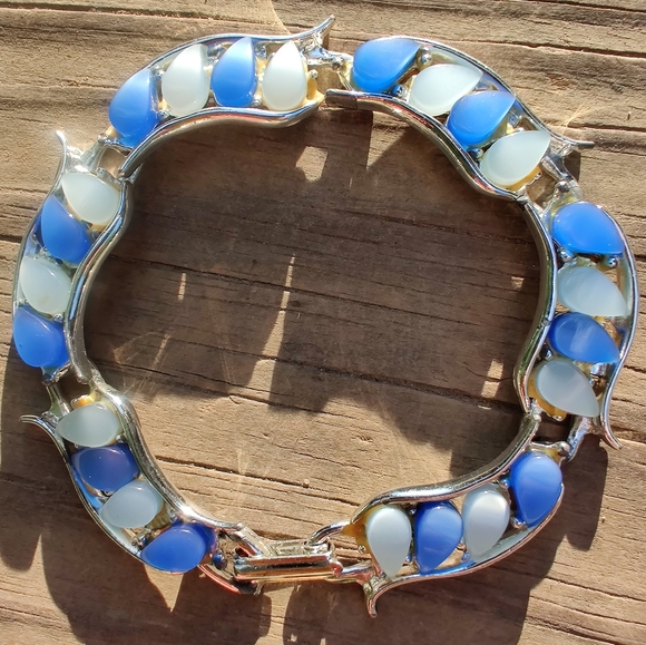 Vintage Jewelry - Vintage moonglow thermoset bracelet
